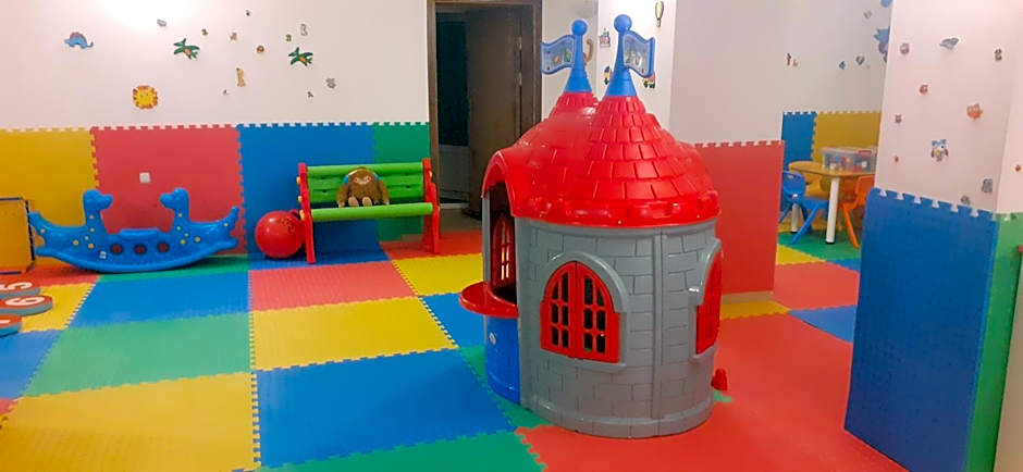 Terra Europe Brontes Hotel