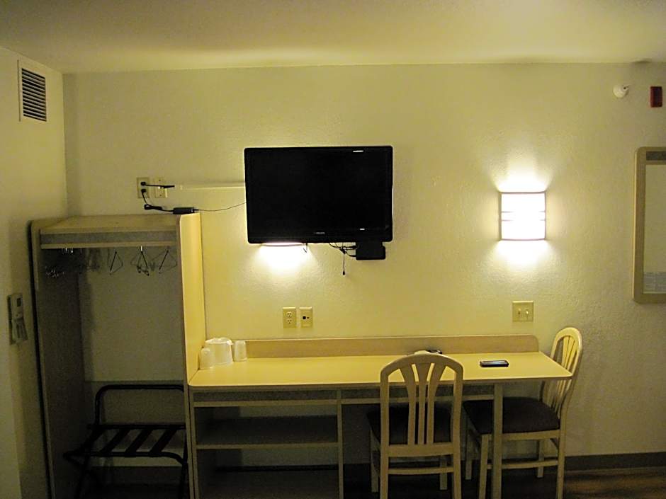 Motel 6-Avoca, IA