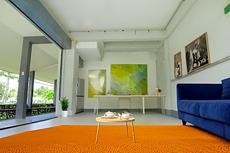 Yhee guest house