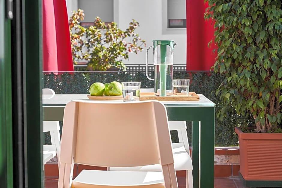 Lugaris Rambla Apartments