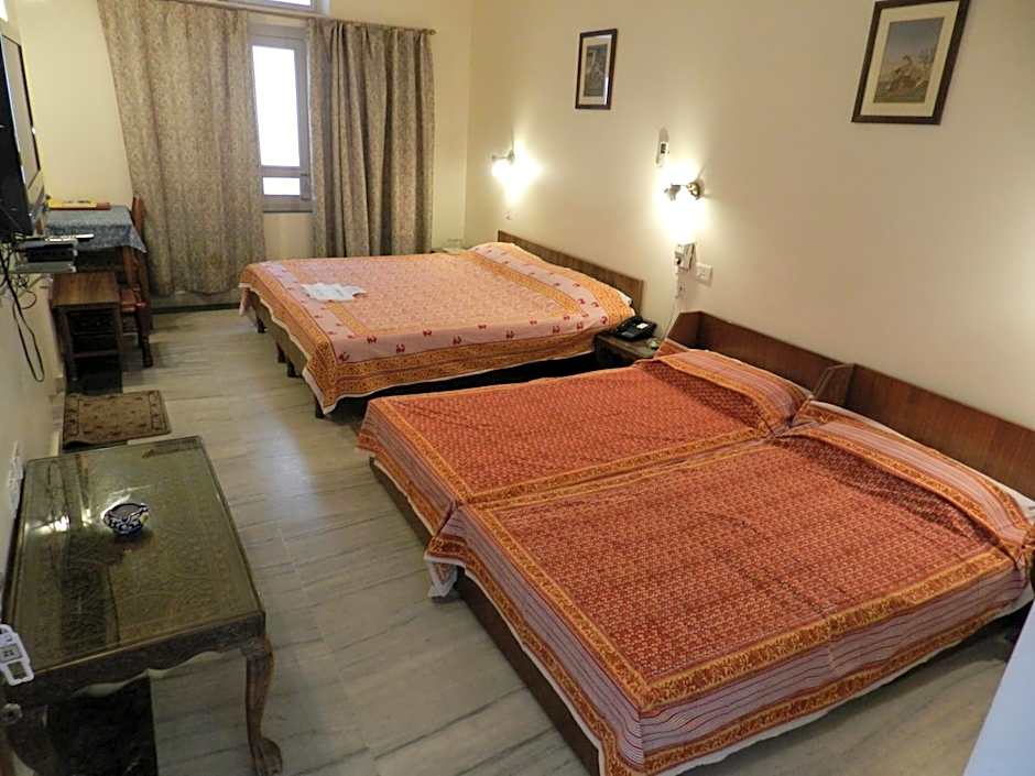 Hotel Tara Niwas