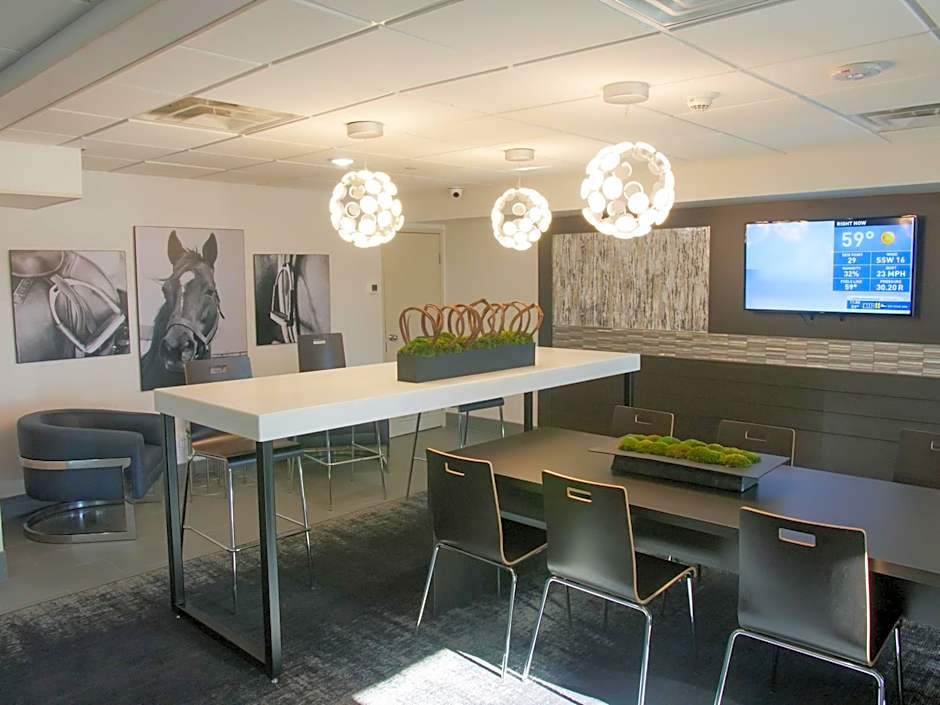 Wingate by Wyndham Louisville Airport Expo Center