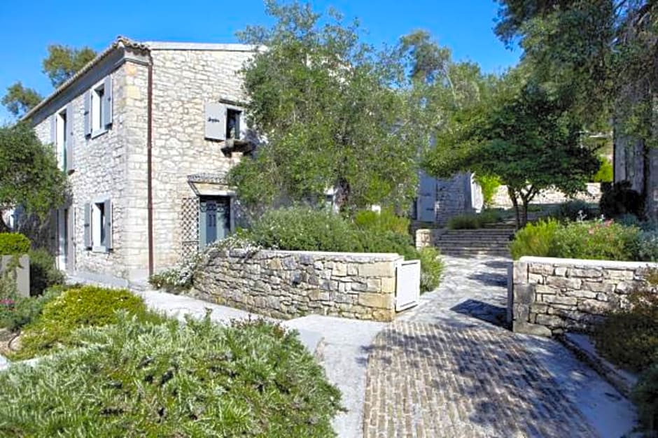 Torri e Merli, Paxoi