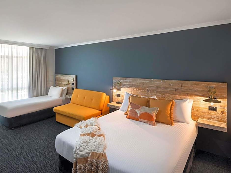 Ibis Styles Orange Hotel