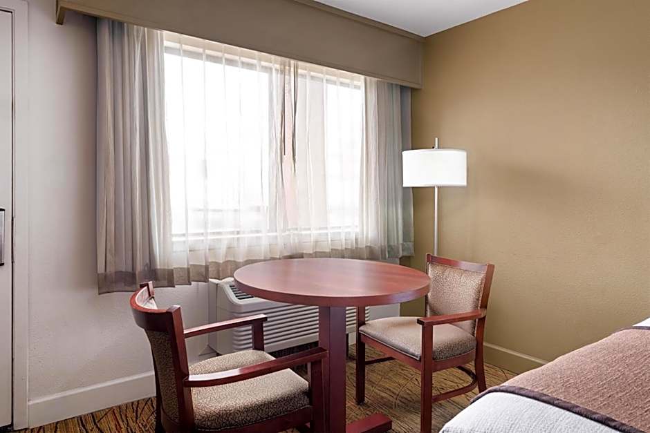 Best Western Discovery Inn