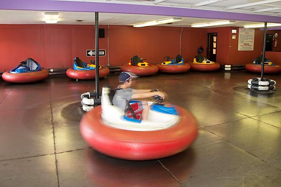 Holiday Hill Inn & Suites