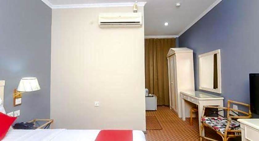 OYO 563 Jockey Lodge Hotel