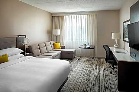 King Room with Sofa Bed - Hearing Accessible
