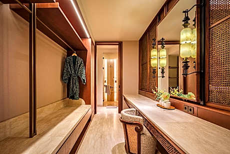 Premier Tropical Suite