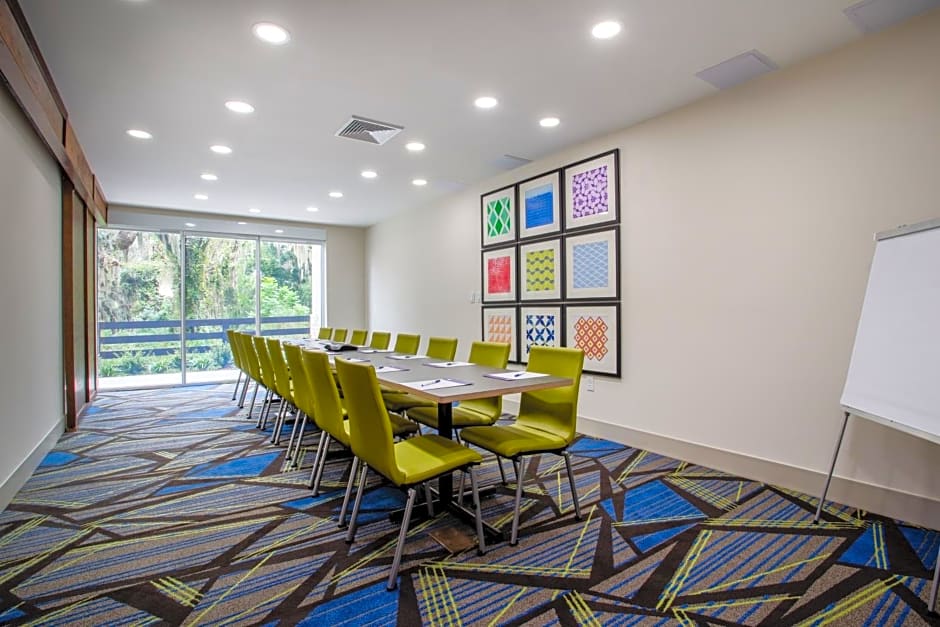 Holiday Inn Express & Suites - Deland South by IHG