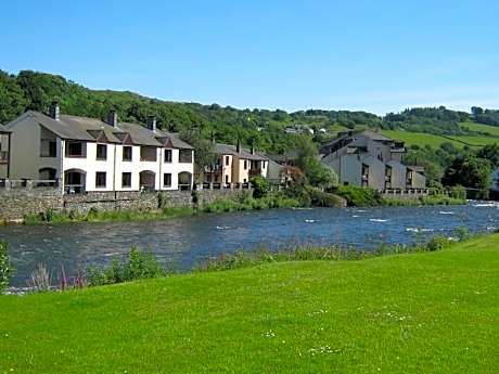 Lakeland Village