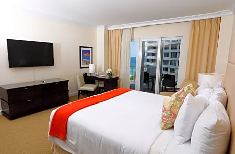 KING PARTIAL OCEAN VIEW WITH BALCONY