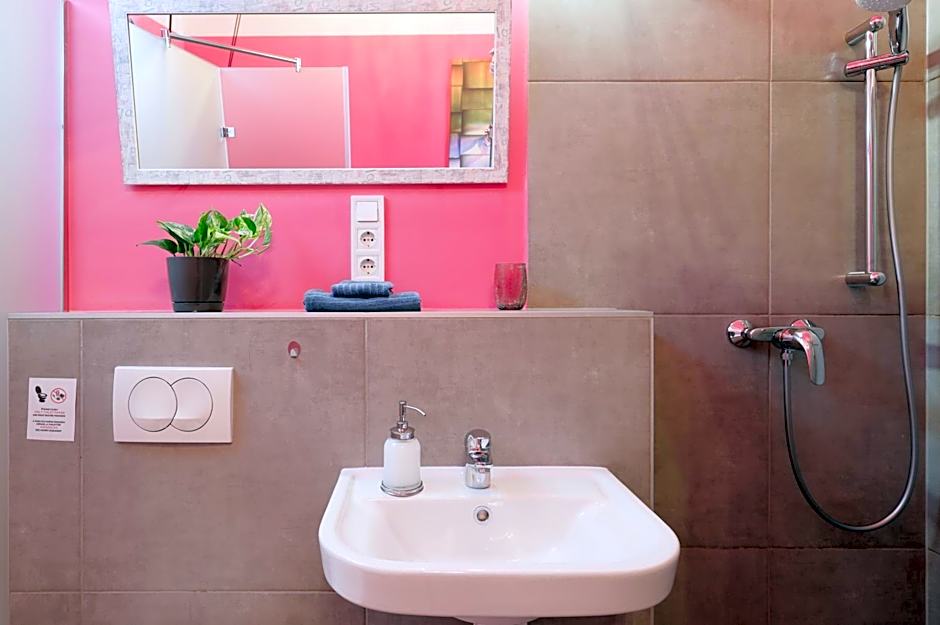 BudapeStayz - Raday Rooms