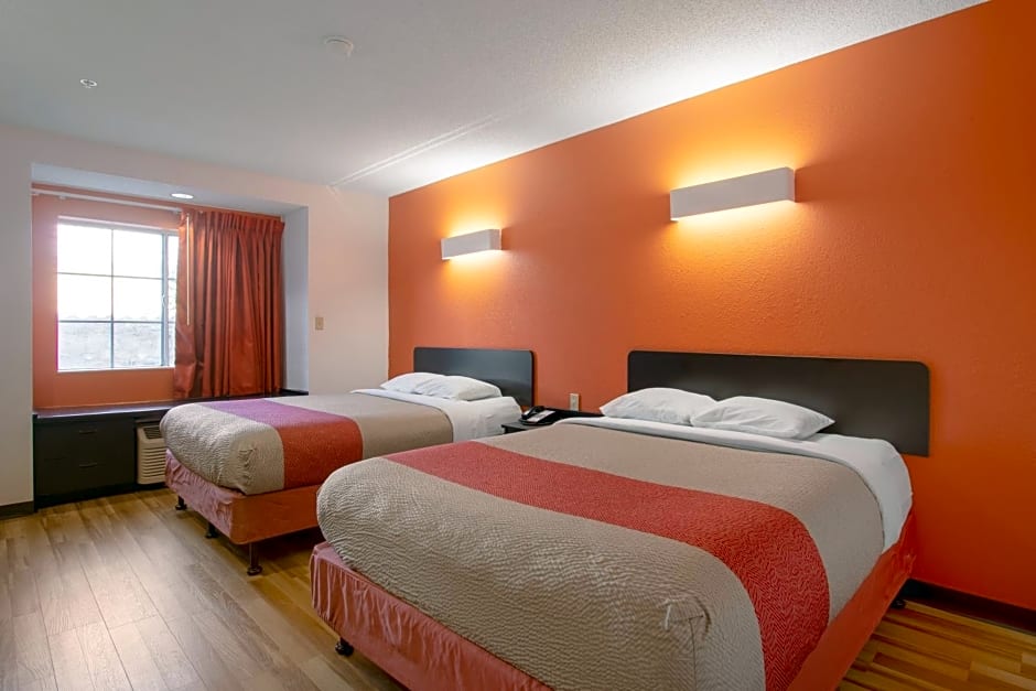 Motel 6-El Paso, TX - Southeast