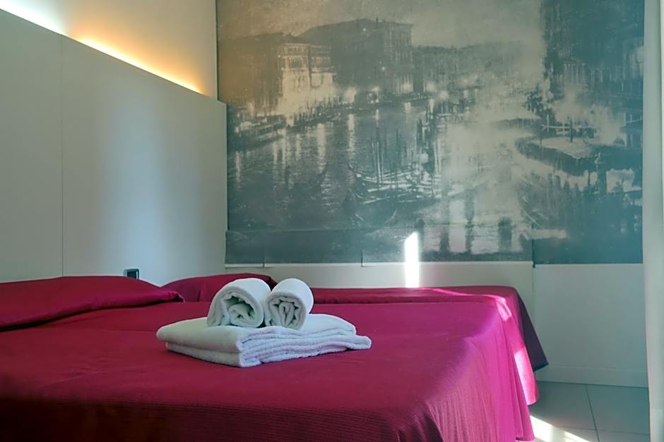 City of Art Venice LLoyd