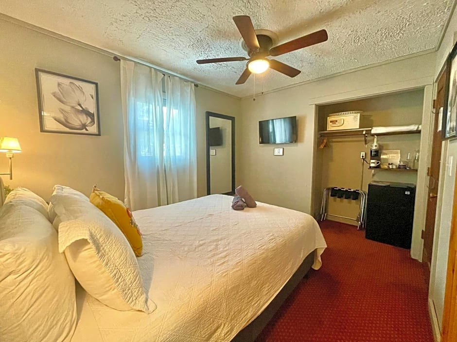 Fireside Inn & Hostel