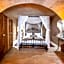 Caldera Cave Hotel