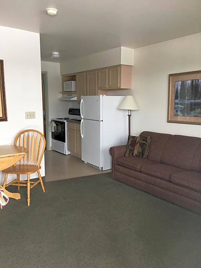 All Suites Inn Budget Host