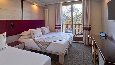 Quadruple Room with Mountain View