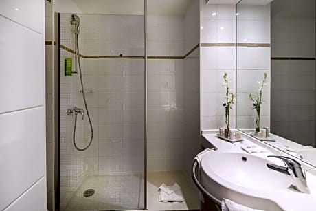 Privilege Queen Room