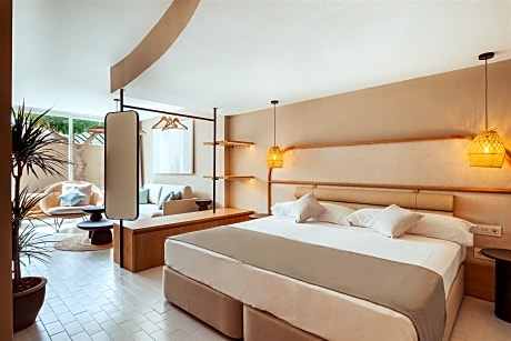 SUITE POOL ACCESS CAPACITY 2 ADULTS