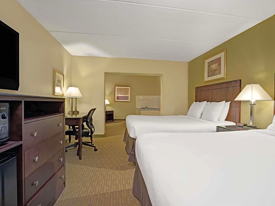 Super 8 by Wyndham Monticello