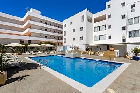 Apartamentos San Antonio Beach