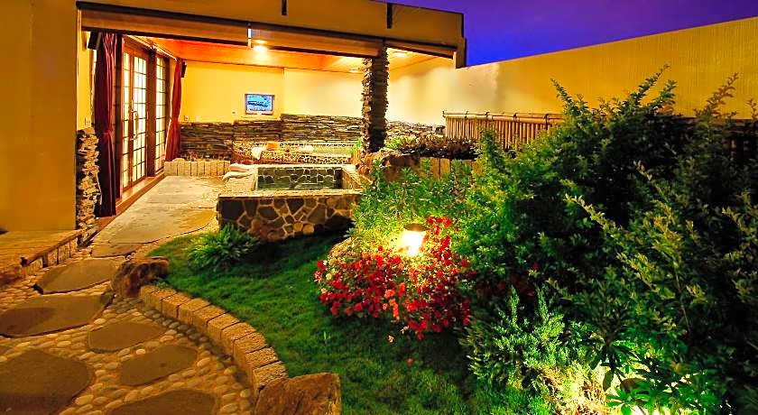 Ming Lu Holiday Hotel