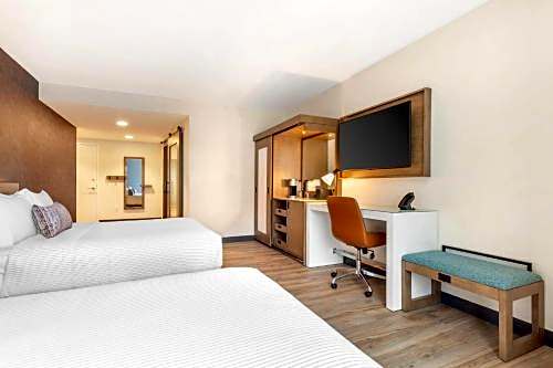 Cambria Hotel Denver Downtown RiNo