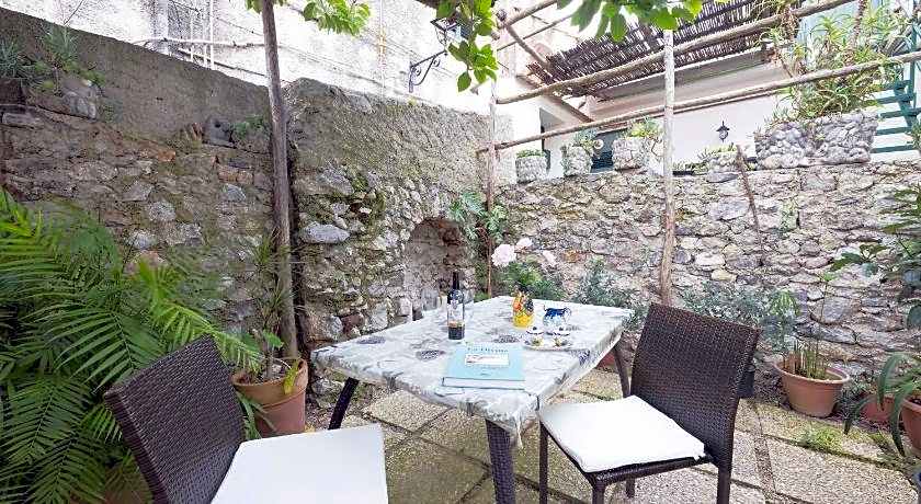 Dint'a Torre Bed and Breakfast