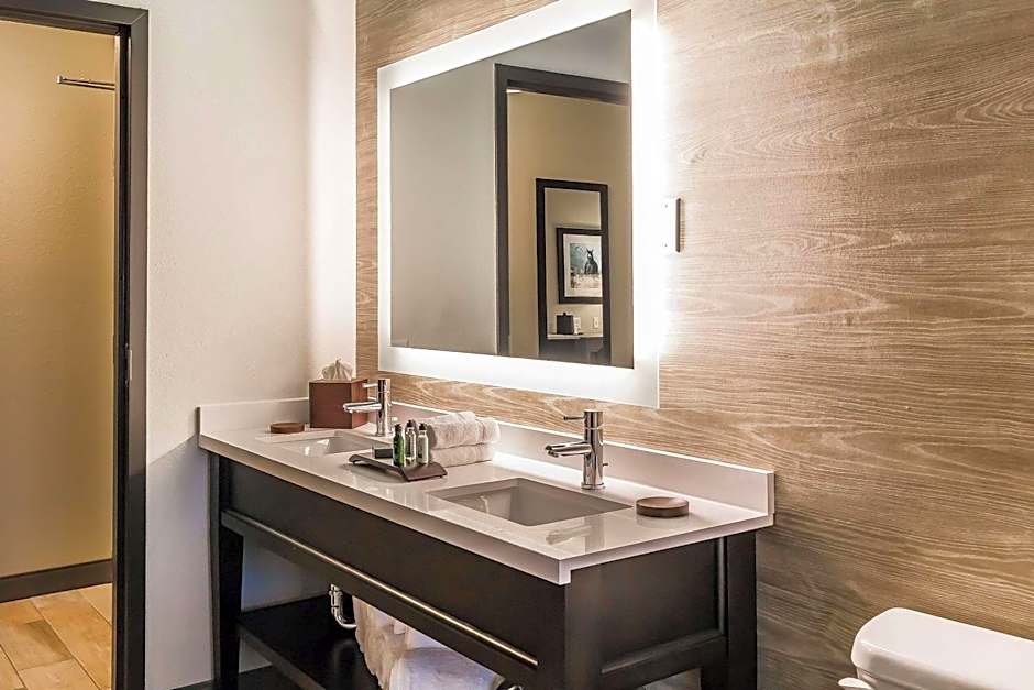Marina Bay Hotel & Suites, Ascend Hotel Collection