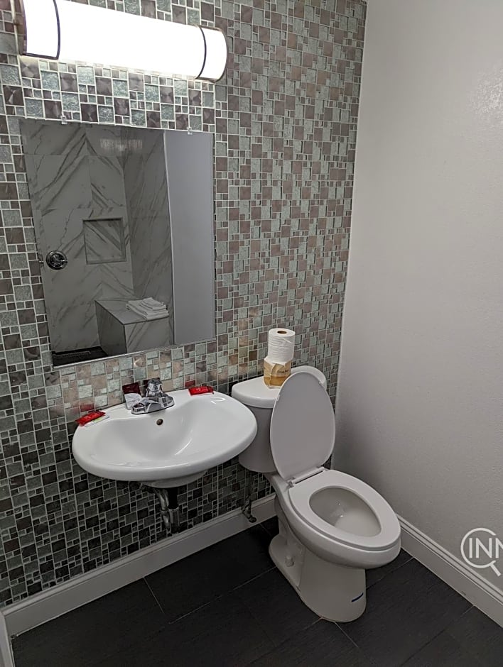 Deluxe Inn