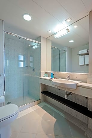 LUXURY COUPLE WITH ADDITIONAL BED CAPACITY 03