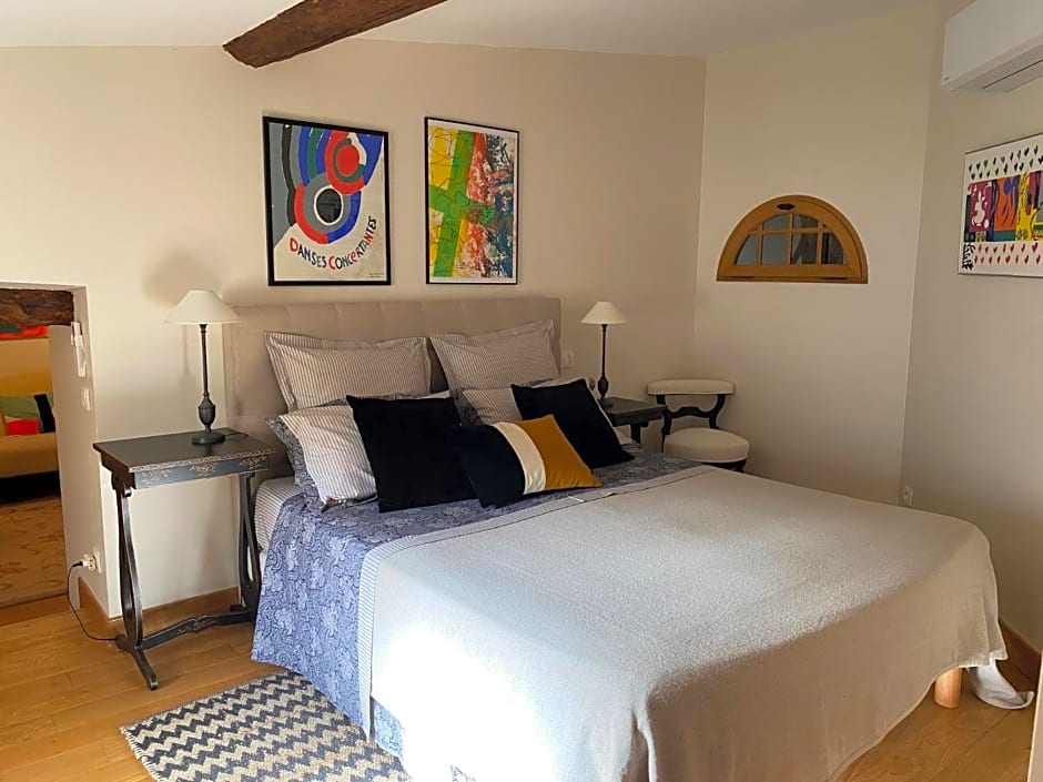 Clos de Mont July, architecture XVIIIe au cœur de la nature