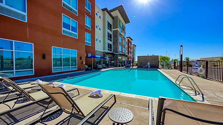 Holiday Inn Express & Suites Ridgecrest - China Lake By IHG