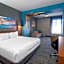 La Quinta Inn & Suites by Wyndham Louisville East