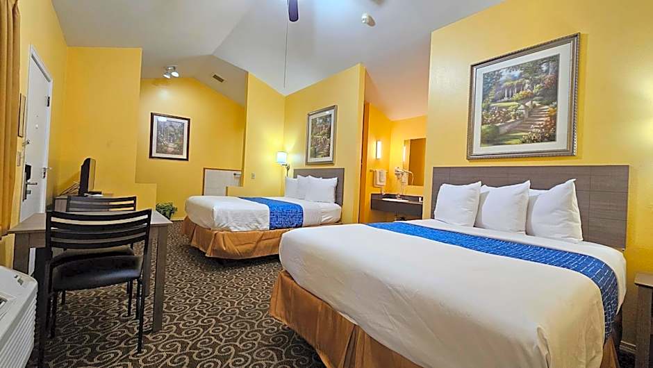 Travelodge by Wyndham Wenatchee