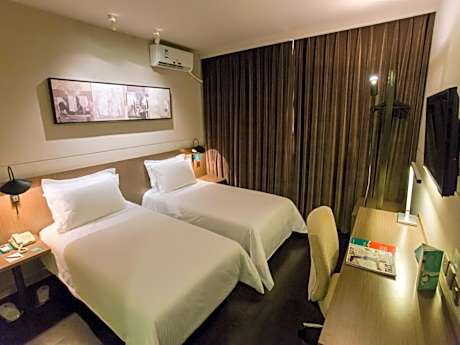 Standard Twin Room A