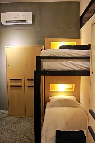 Bed in 6-Bed Mixed Dormitory Room