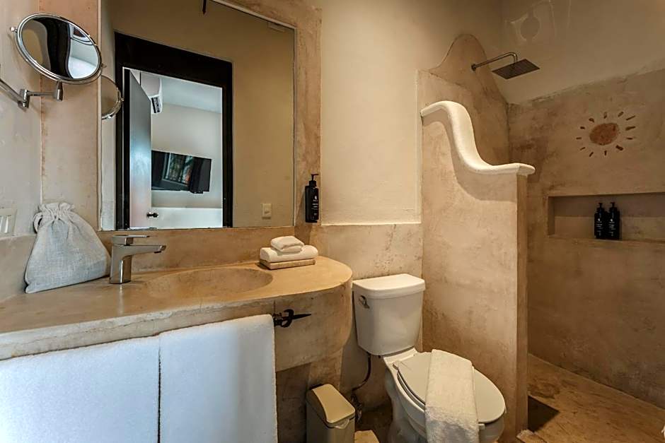 Art 64 Guest House - Adults Only