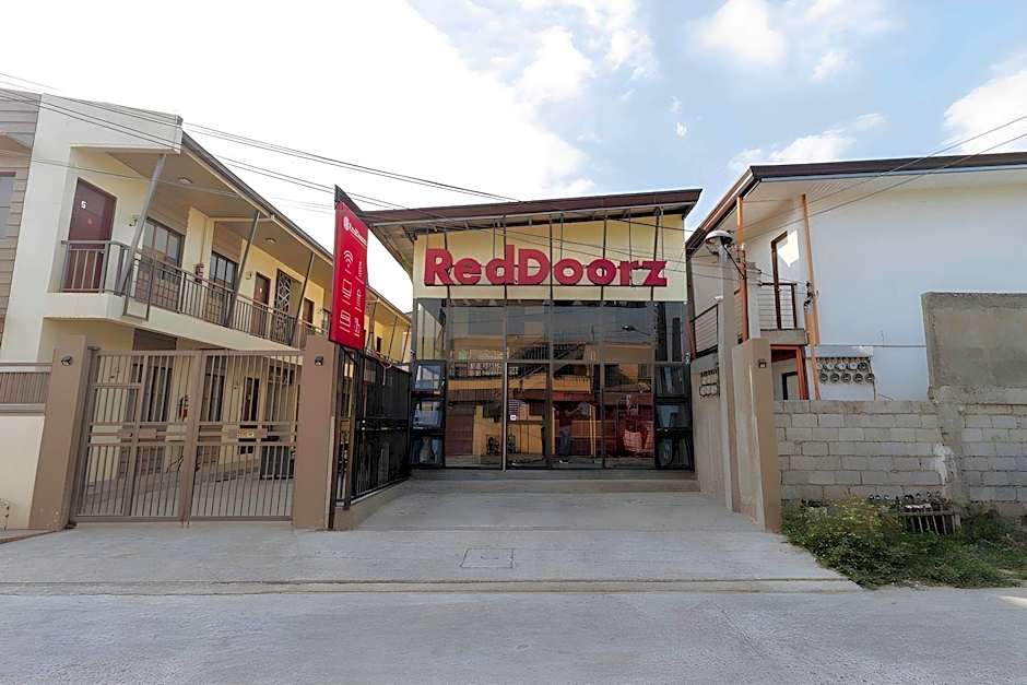 RedDoorz Plus @ Casa Lucia Sindalan San Fernando City Pampanga