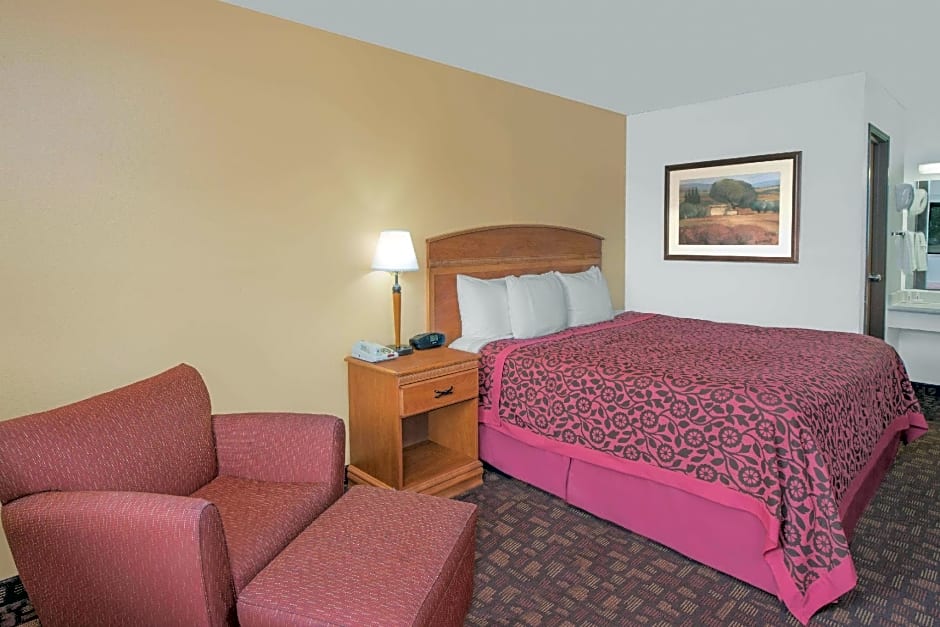 Days Inn by Wyndham Kingdom City