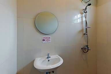 RedDoorz Plus @ Bagusrangin Street