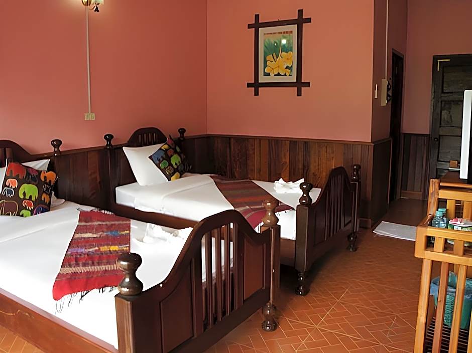 Domon Riverside Hotel