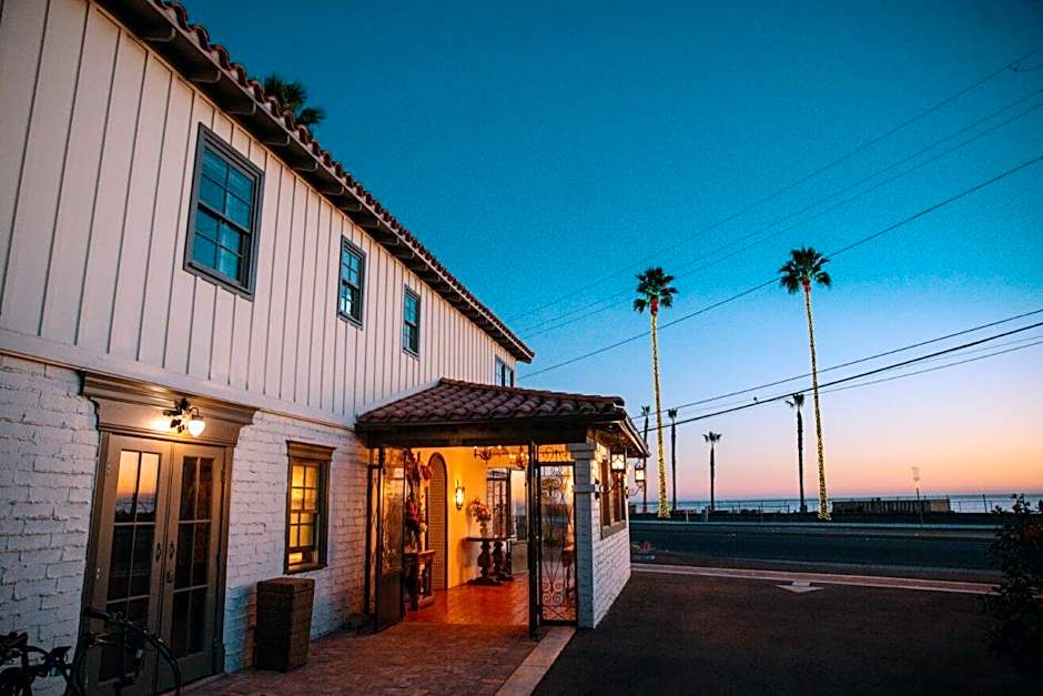 El Caminante Bar & Bungalows