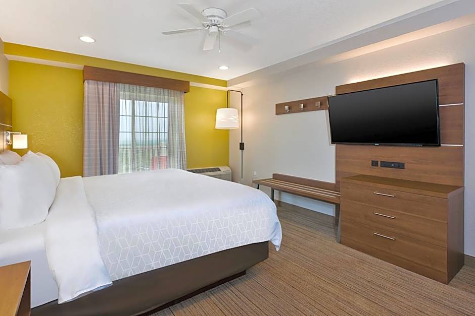 Holiday Inn Express Hotel & Suites Petoskey By IHG
