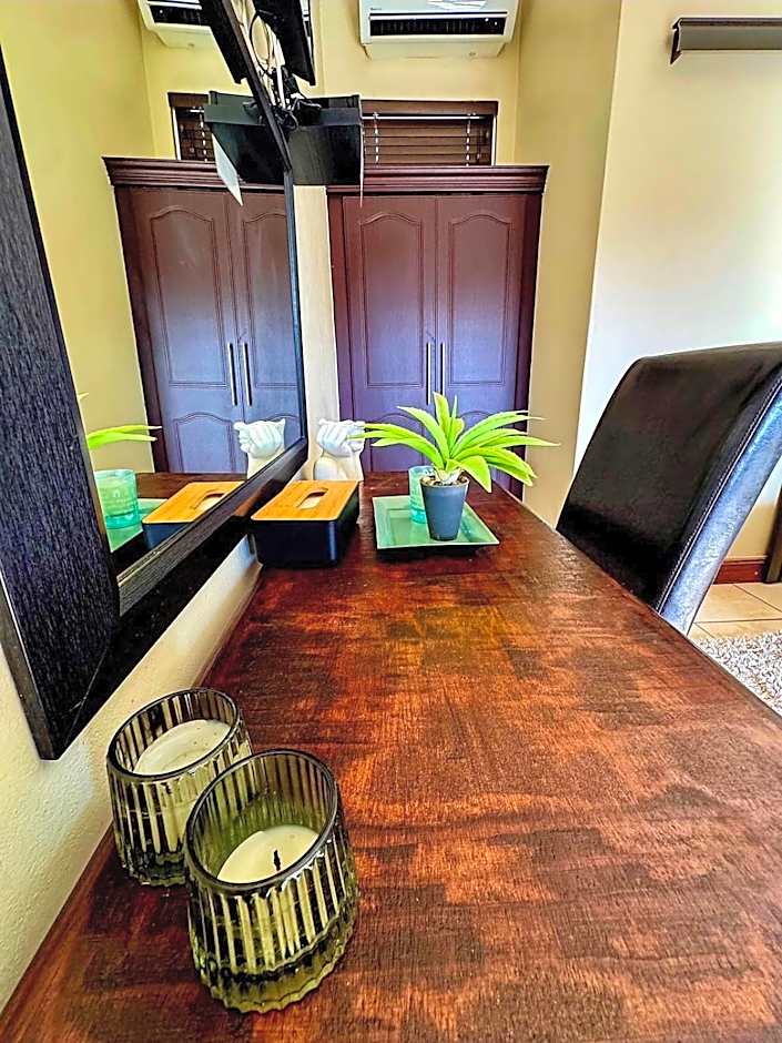 Casa Flora Guesthouse