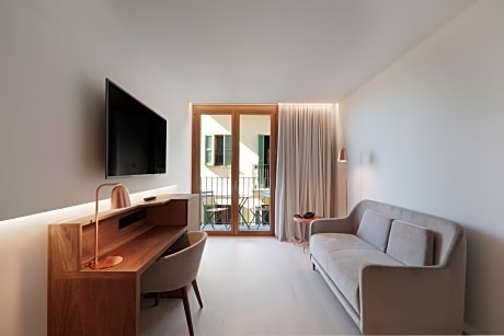 FAMILY STANDARD 2 ADULTS + 2 CHILDREN WITH SPA ACCESS