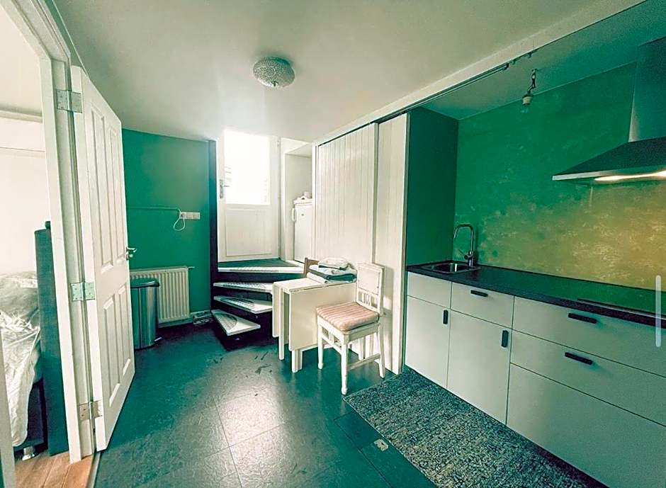 Amster Houseboat Bed without Breakfast