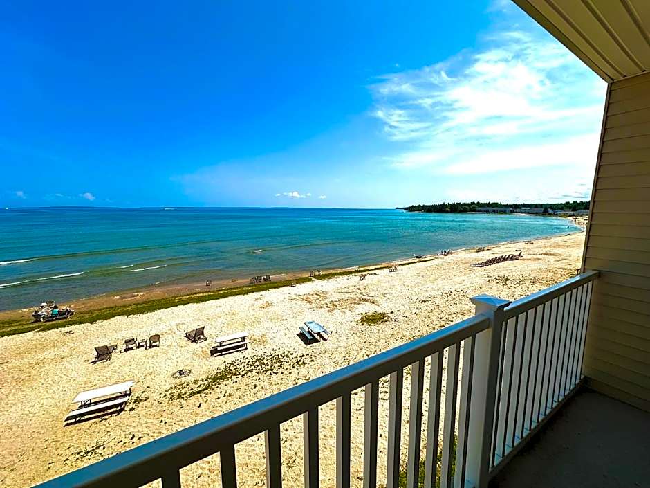 Mackinaw Beach And Bay All Suites Resort